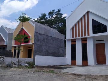 Rumah Scandinavian Atap Tinggi Hanya 300 Jt-an di Manisrenggo