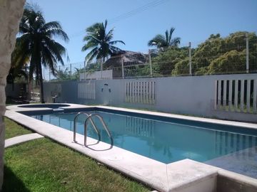 CASA DE DESCANSO EN VENTA, ALBERCA, TIPO HACIENDA. ISLA AGUADA, CARMEN, CAMP.