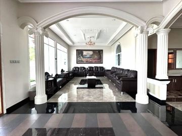 Dijual Villa Di Dekat Taman Wisata Safari