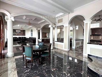 Dijual Villa Di Dekat Taman Wisata Safari