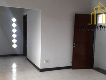 JUAL CEPAT RUMAH SECOND MULTIFUNGSI LOKASI STRATEGIZ DALAM KOMPLEK PERUMAHAN CIBOLERANG BANDUNG | KOMALAN