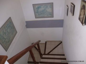 CASA CON PARQUE