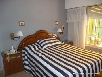 CASA CON PARQUE