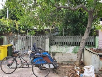 Rumah di Wr Supratman, Strategis, Hitung Tanah