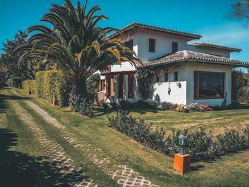 Venta de casas de 2 dormitorios en exclusivo conjunto, Checa