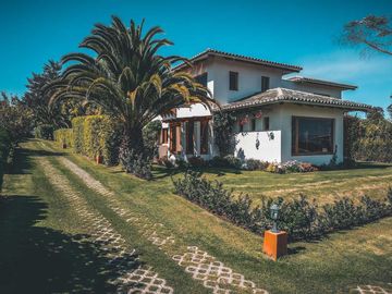Venta de casas de 2 dormitorios en exclusivo conjunto, Checa