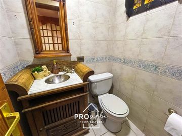 Casa en venta de 4 dorm. en Las Condes