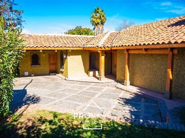 Casa en venta de 4 dorm. en Las Condes