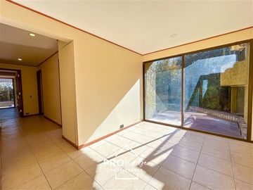 Casa en venta de 4 dorm. en Las Condes