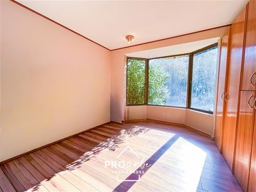 Casa en venta de 4 dorm. en Las Condes