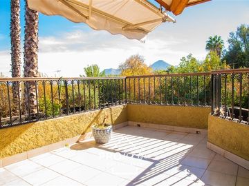 Casa en venta de 4 dorm. en Las Condes