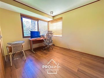 Casa en venta de 4 dorm. en Las Condes