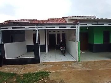 Rumah Dekat Stasiun Cilebut