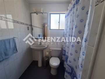 Casa en venta de 7 dorm., 2 pisos, en Guanaqueros, Coquimbo