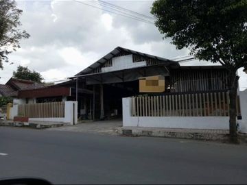Gudang Dijual Raya Letjen S Parman Jember Jawa Timur