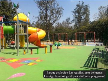 Departamento con balcón techo alto, con amenidades: cine, alberca con carril de