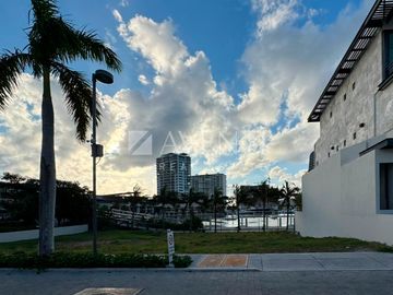 Terreno Habitacional en Venta, Puerto Cancún, Cancún