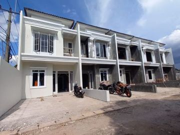 Rumah strategis free biaya biaya harga nego bila cash