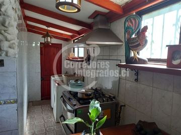 Casa en venta de 4 dorm. en La Florida