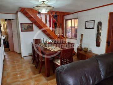 Casa en venta de 4 dorm. en La Florida