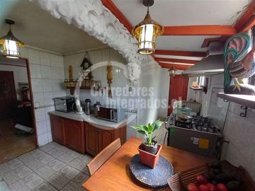 Casa en venta de 4 dorm. en La Florida