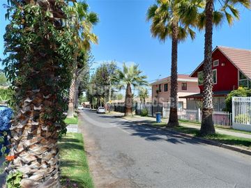 Casa en venta de 4 dorm. en La Florida