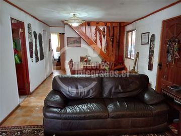 Casa en venta de 4 dorm. en La Florida