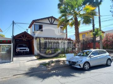 Casa en venta de 4 dorm. en La Florida