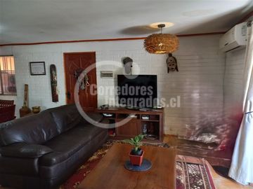 Casa en venta de 4 dorm. en La Florida
