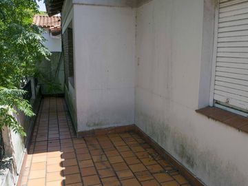 Casa de 5 ambientes con cochera en venta en Florida