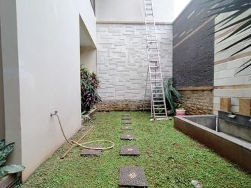 Town House di Pasar Minggu dengan Taman & Semi Furnished HSE-A0402