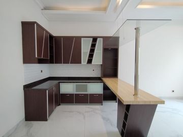 Town House di Pasar Minggu dengan Taman & Semi Furnished HSE-A0402