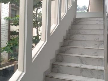 Town House di Pasar Minggu dengan Taman & Semi Furnished HSE-A0402