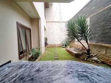 Town House di Pasar Minggu dengan Taman & Semi Furnished HSE-A0402
