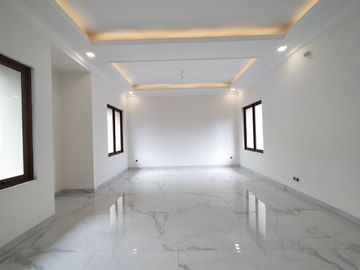 Town House di Pasar Minggu dengan Taman & Semi Furnished HSE-A0402