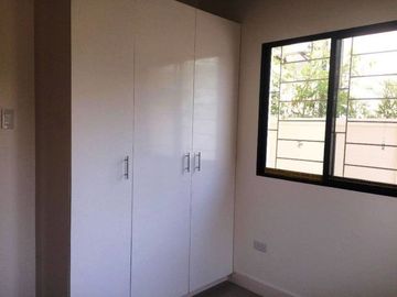 For RENT 4 Bedroom House and Lot Located in Cutcut Angeles C