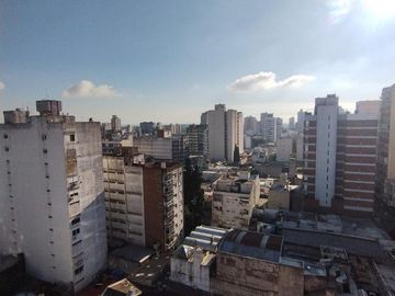 Gran Departamento de 3 ambientes con dependencias. Super cómodo !!- Quilmes