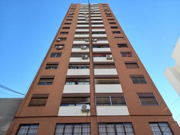 Gran Departamento de 3 ambientes con dependencias. Super cómodo !!- Quilmes