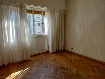 Gran Departamento de 3 ambientes con dependencias. Super cómodo !!- Quilmes