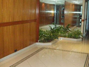 Departamento en Venta de 4 ambientes con 2 cocheras propias.
