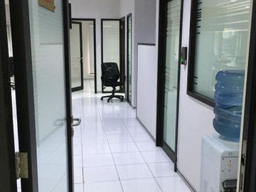 RUKO / KANTOR SIAP PAKAI - RUKAN GANDENG PERMATA SENAYAN T/B. 150/600