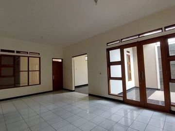 Rumah 1 Lantai Full Renovasi Di Batu Indah Dkt Batununggal