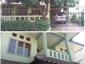 Rumah Bangunan Lama Dekat Raya A Yani, Unesa