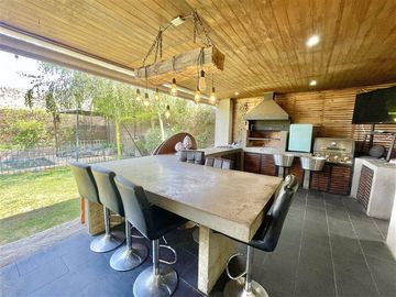 SENSACIONAL CASA  VENTA CONDOMINIO MONTEPIEDRA, CHICUREO