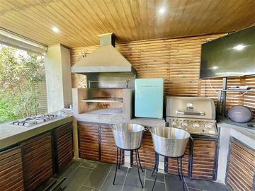 SENSACIONAL CASA  VENTA CONDOMINIO MONTEPIEDRA, CHICUREO