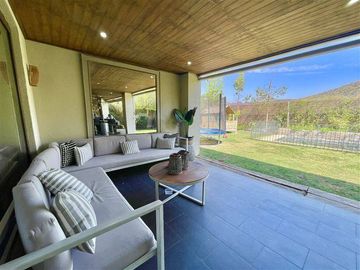 SENSACIONAL CASA  VENTA CONDOMINIO MONTEPIEDRA, CHICUREO