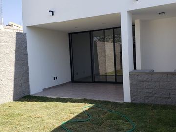 EXCELENTE CASA EN VENTA CANDORA URBANIDAD, LEÓN.GTO.