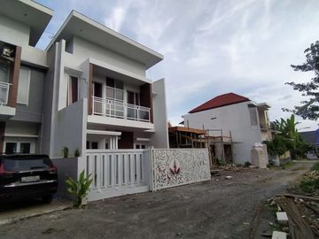 Hunian 2 Lantai Megah dan Murah Cuma 900jtan