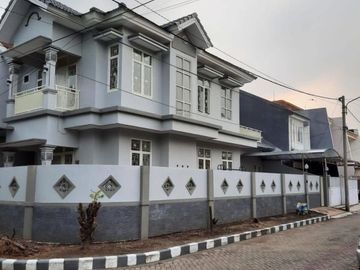 Rumah hook 2 lantai baru renovasi Pantai Mentari Carport 1 mobil umsse
