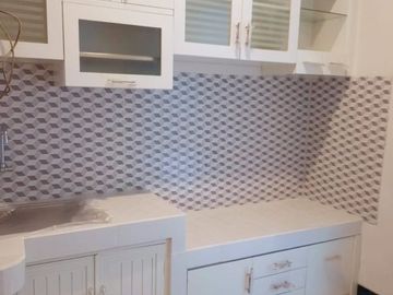 Rumah hook 2 lantai baru renovasi Pantai Mentari Carport 1 mobil umsse